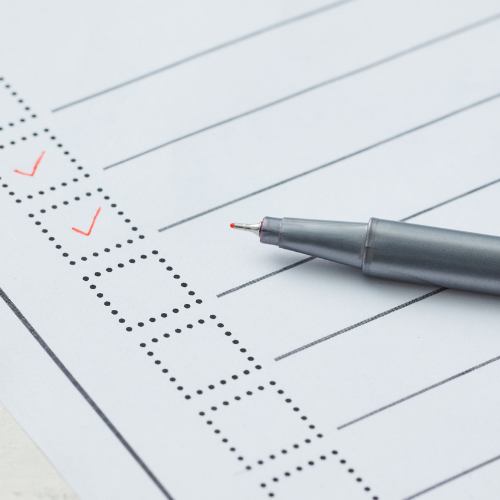 Confira um checklist prático com os principais pontos a verificar antes de finalizar uma compra online com segurança.