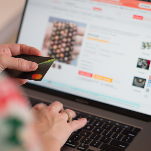 Como identificar lojas online confiáveis antes de comprar