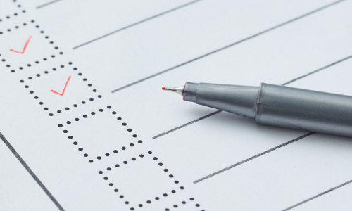 Confira um checklist prático com os principais pontos a verificar antes de finalizar uma compra online com segurança.